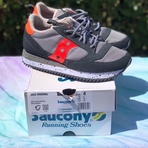 Saucony “Jazz Original” - US Boys 4 - Grey/Dove/Orange